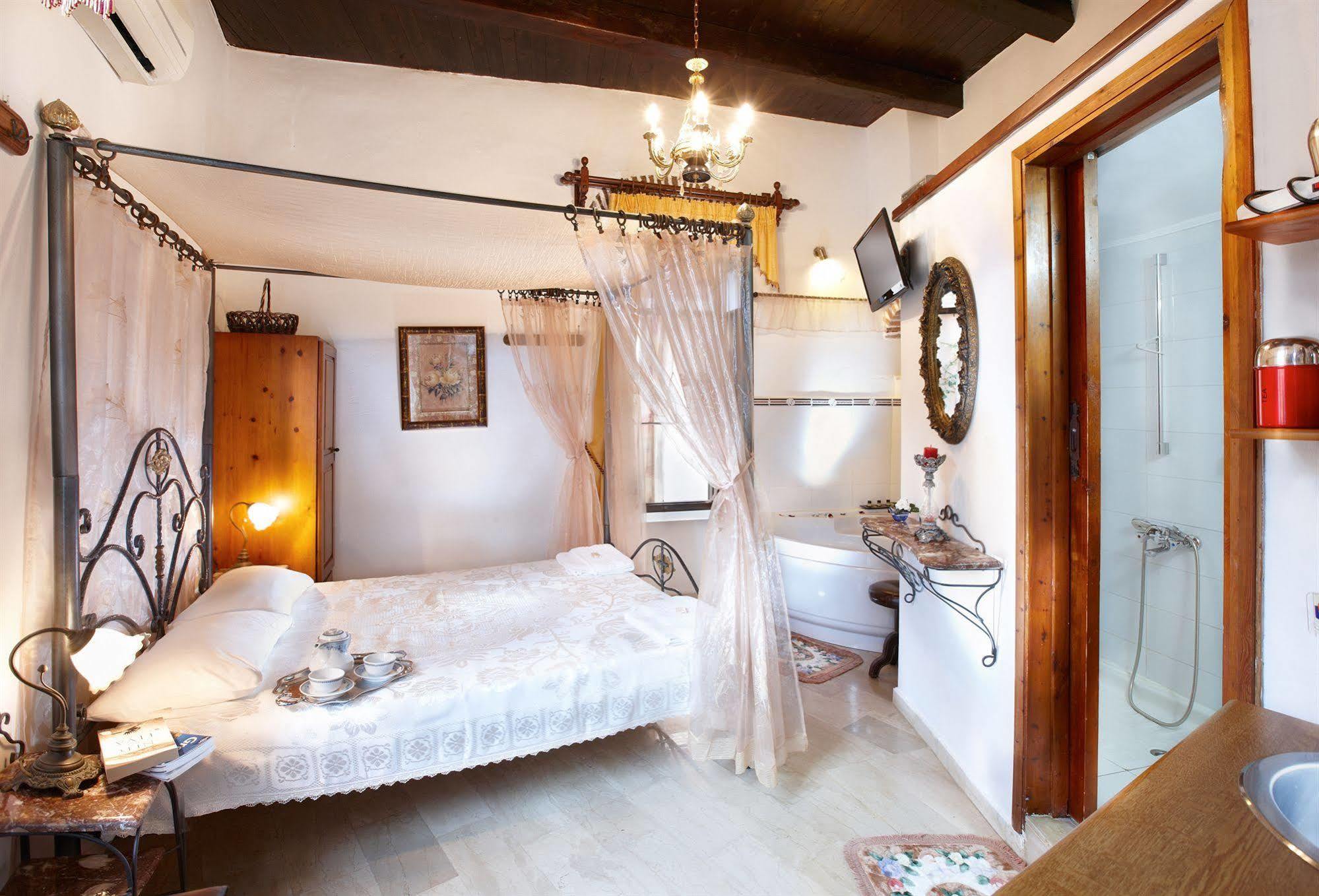 Archontiko Evgenia Studios & Suites Old Town Chania Chania  Bagian luar foto