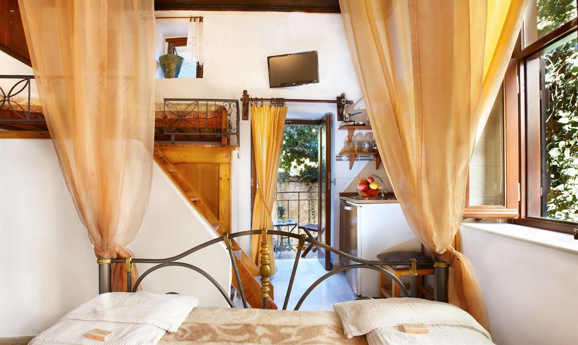 Archontiko Evgenia Studios & Suites Old Town Chania Chania  Bagian luar foto